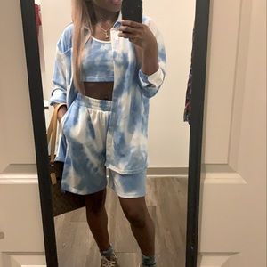 3 piece cloud outfit I’m wear a size small